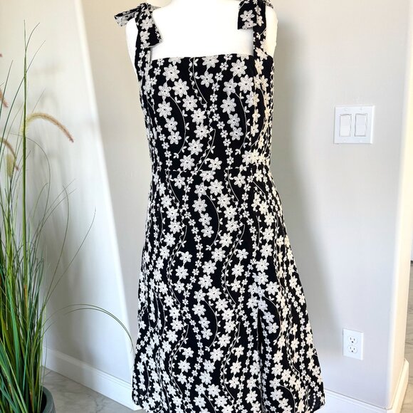Sezane Dorotha Dress Ecru Embroidery/ Black - Size 14 - Picture 1 of 6